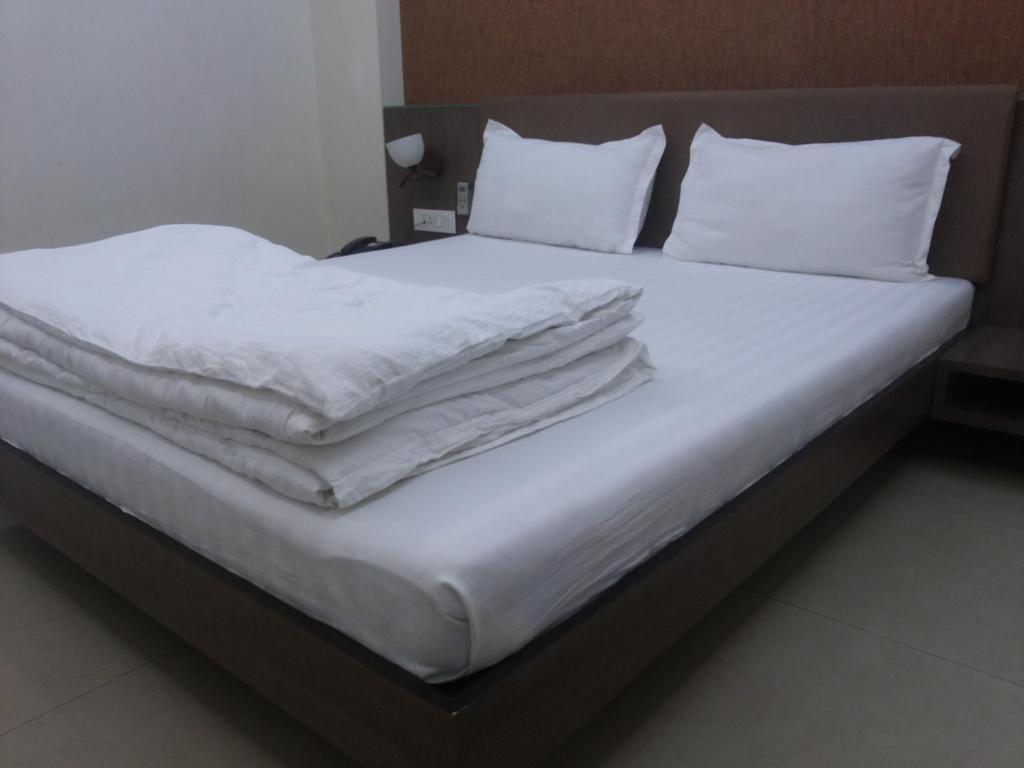 Royal Inn Ankleshwar Exterior photo
