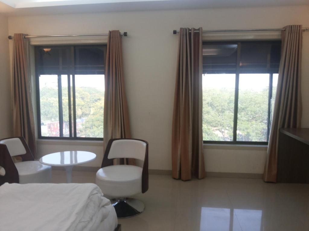 Royal Inn Ankleshwar Exterior photo