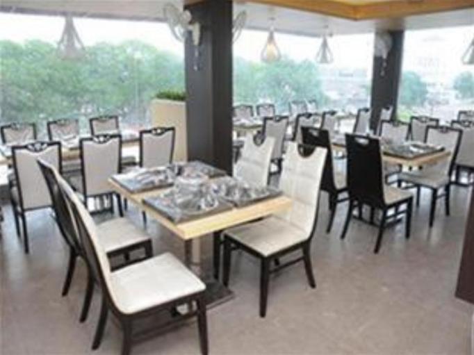Royal Inn Ankleshwar Exterior photo